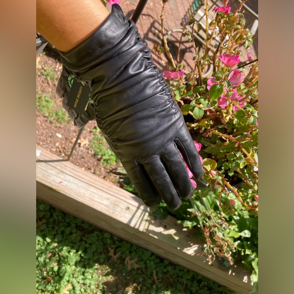 Adrienne Vittadini genuine leather gloves - Picture 7 of 7